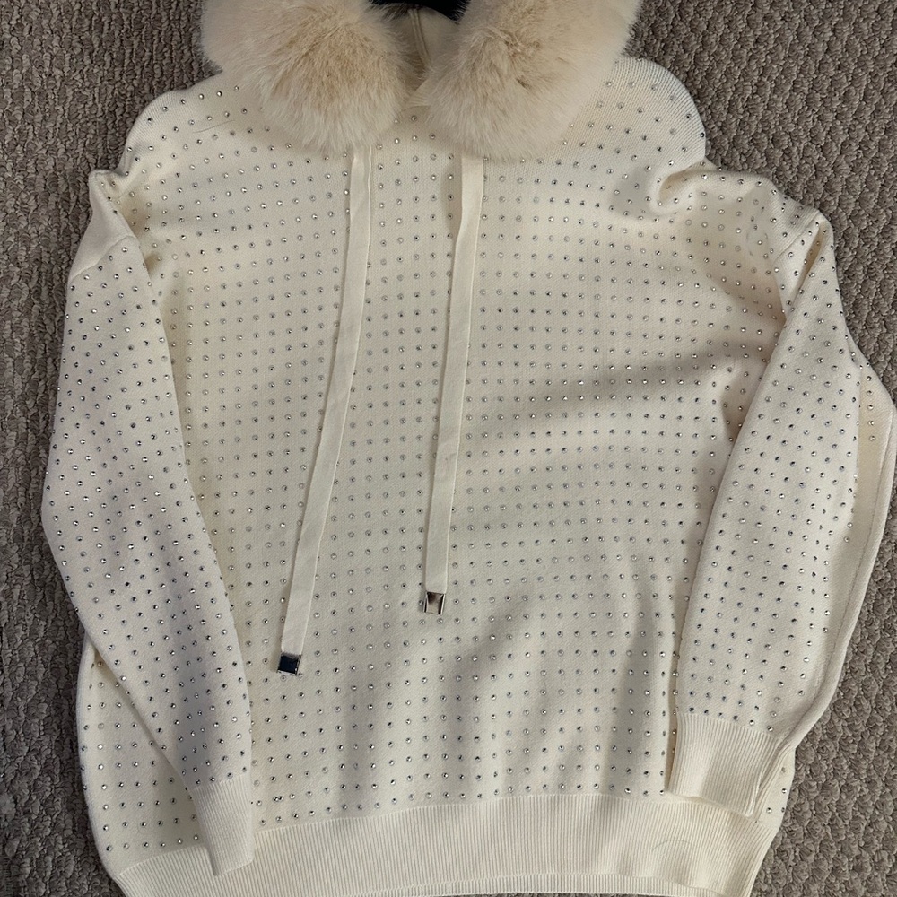 Elegant Cream Sweater with Fur Collar